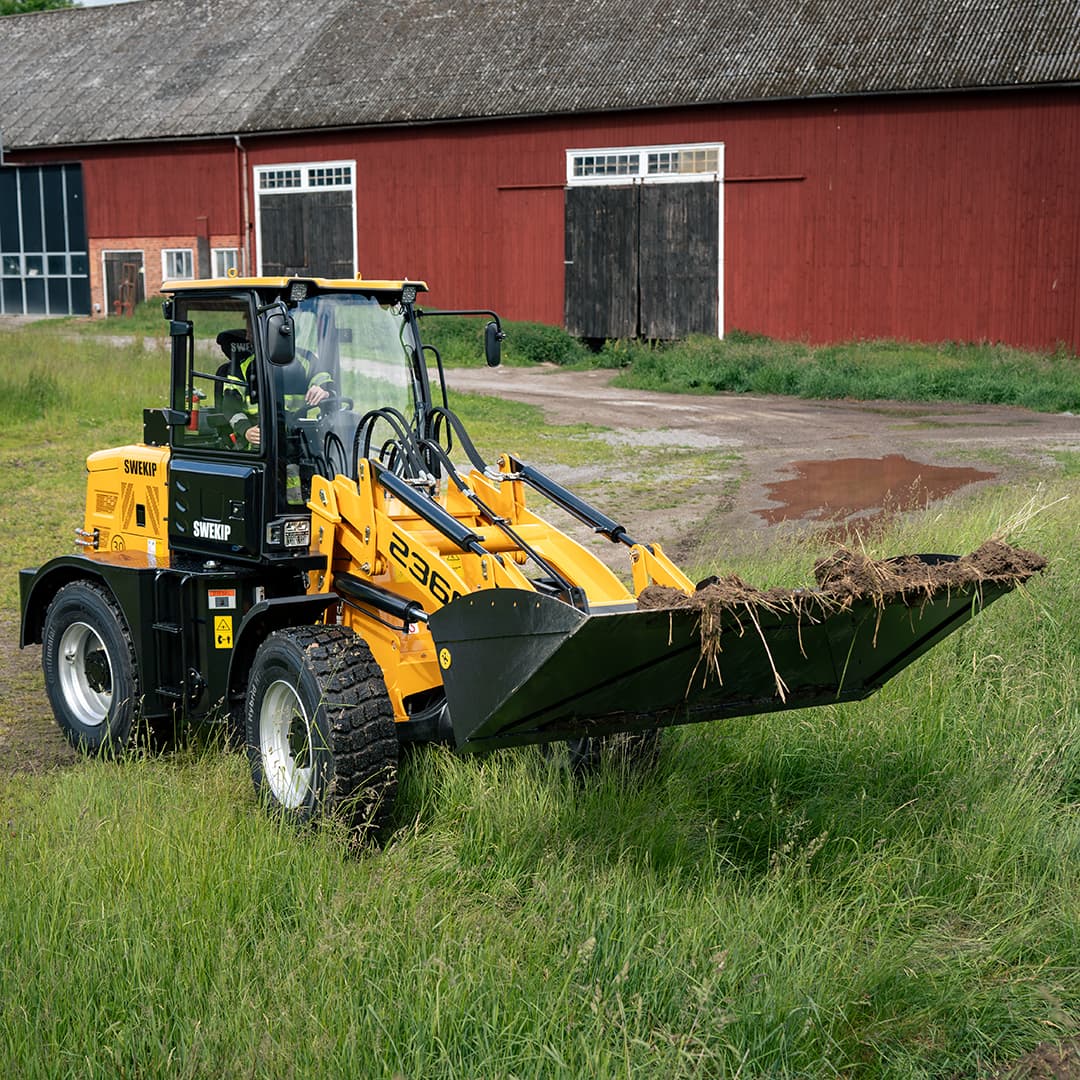Hjullastare Swekip 2360V_Planeringsskopa PLF3T2000 1080x1080 02.jpg